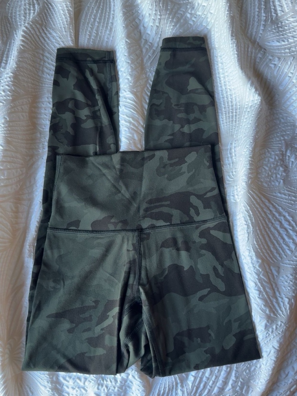 Lululemon Align Green Camo 25’ Leggings Size Zero